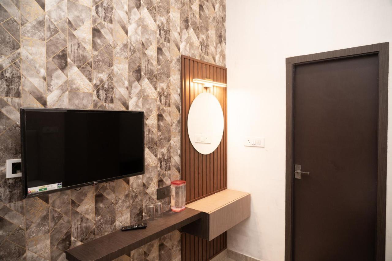 Holy Land Otel Varanasi Dış mekan fotoğraf