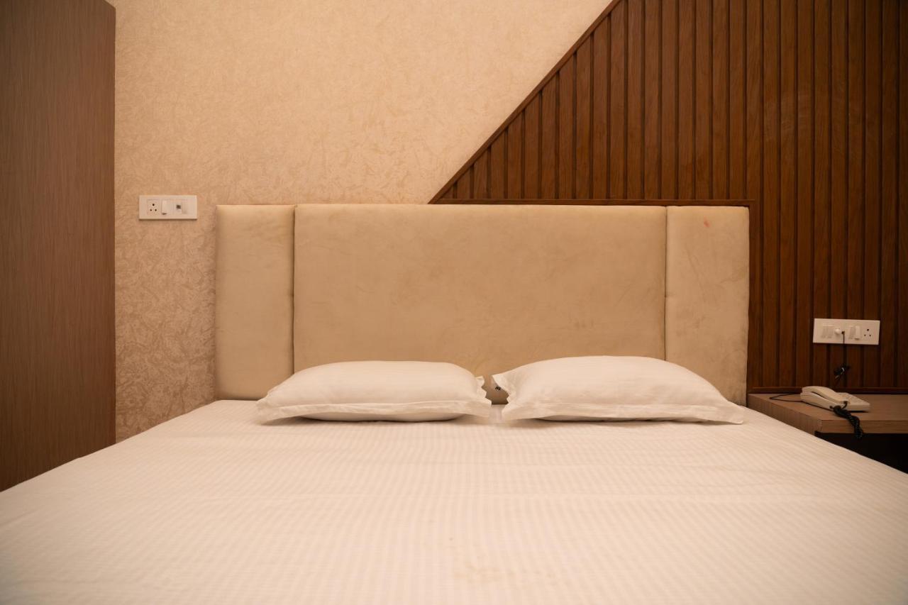 Holy Land Otel Varanasi Dış mekan fotoğraf